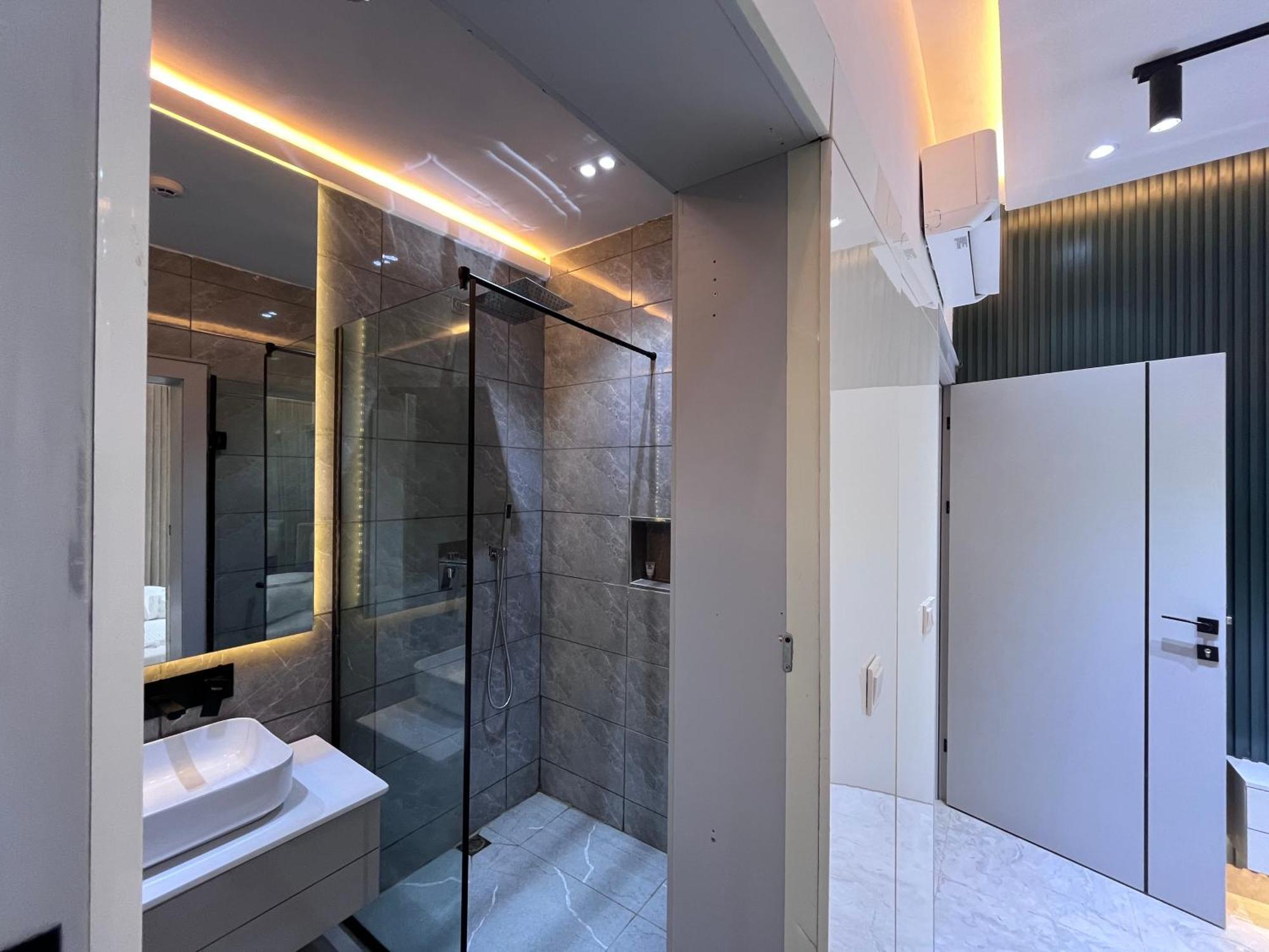 Blackwood Hotels Икеджа Екстериор снимка