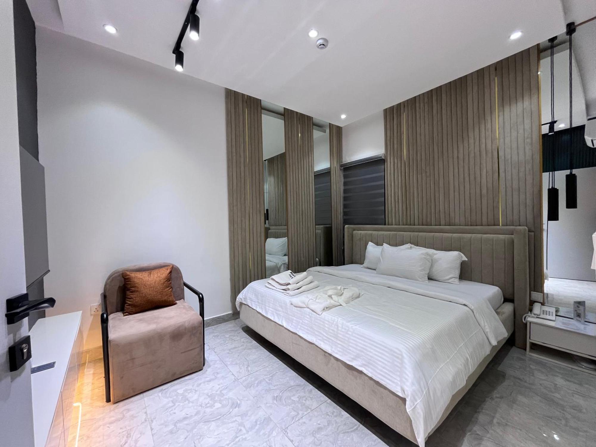 Blackwood Hotels Икеджа Екстериор снимка