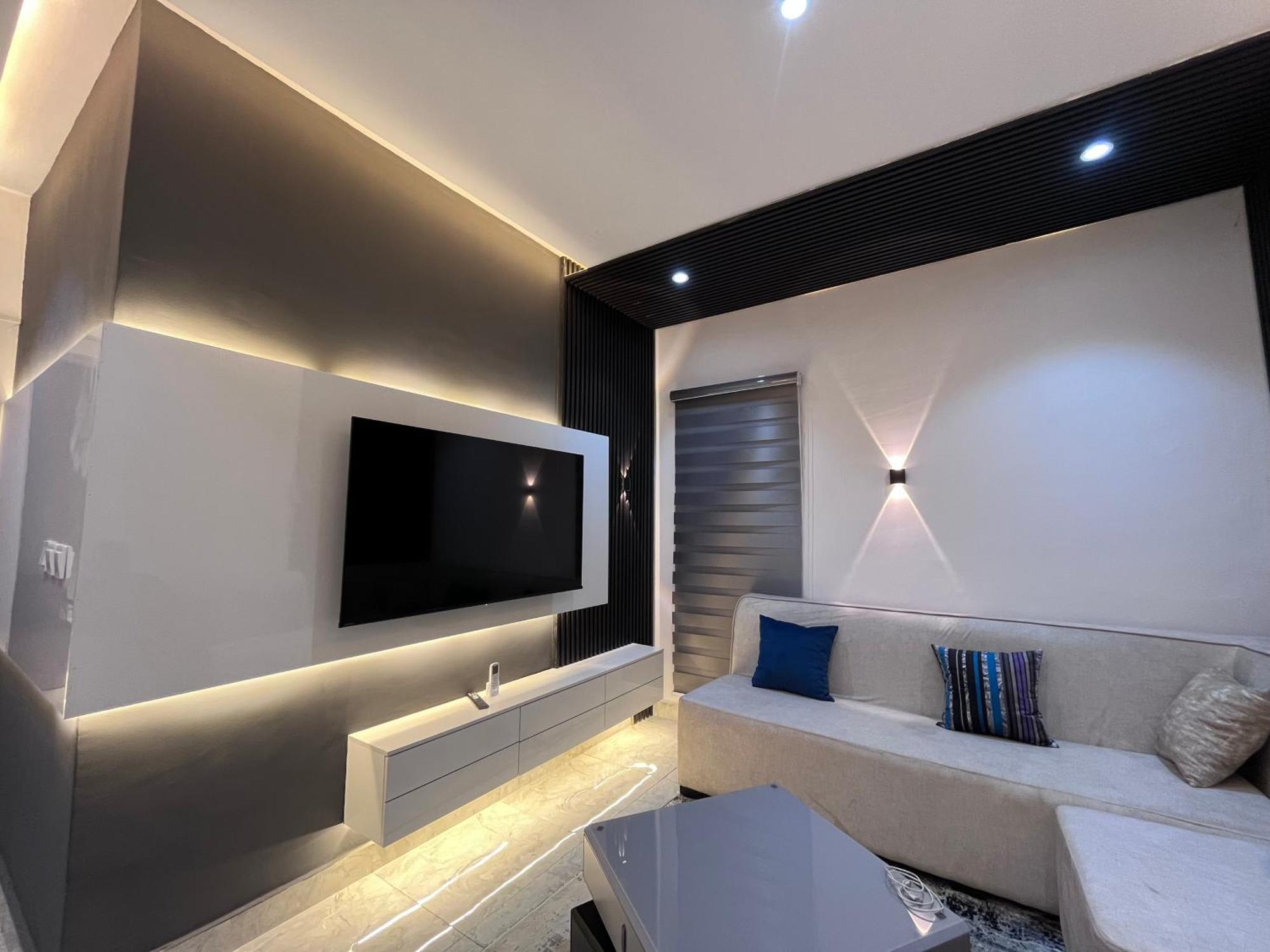 Blackwood Hotels Икеджа Екстериор снимка