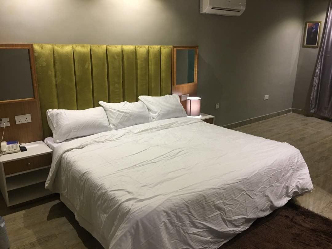 Blackwood Hotels Икеджа Екстериор снимка