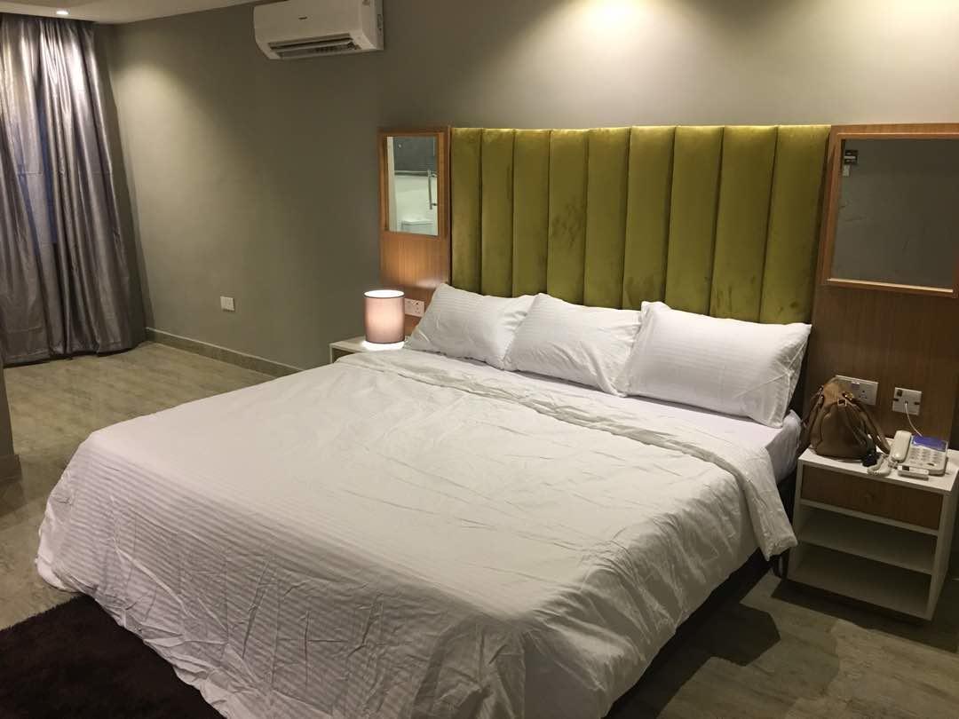 Blackwood Hotels Икеджа Екстериор снимка