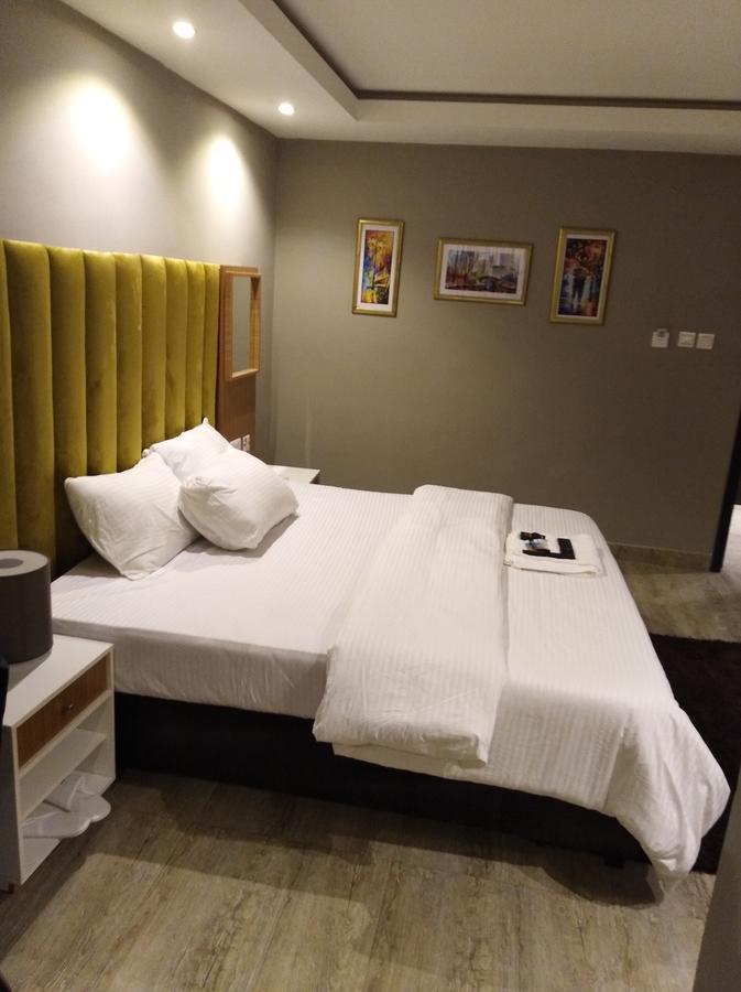 Blackwood Hotels Икеджа Екстериор снимка