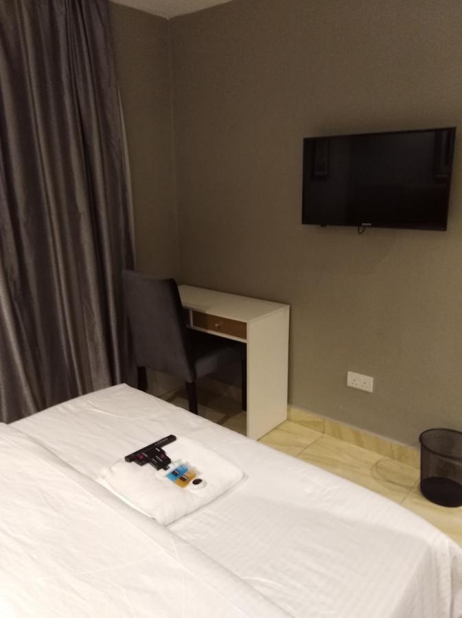Blackwood Hotels Икеджа Екстериор снимка